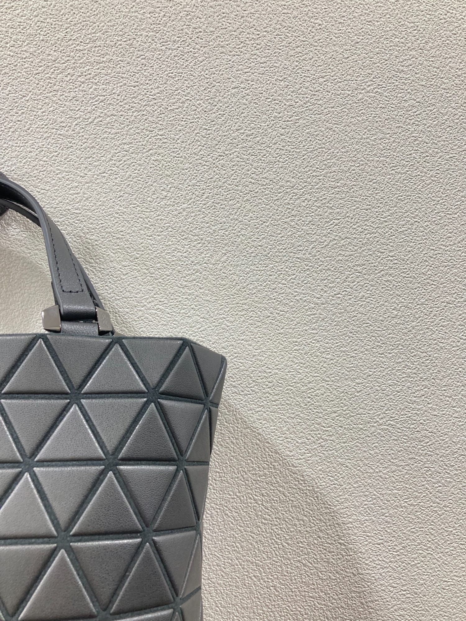 買取強化ブランド【BAO BAO ISSEY MIYAKE／バオバオイッセイミヤケ】より、CRYSTAL BAG/クリスタルバッグを2点買取入荷いたしました。[2023.05.16発行]｜トレファクスタイル柏増尾台店｜洋服・古着の買取と販売の専門店｜トレジャーファクトリー（トレファク）の  ...