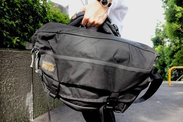 Mystery ranch outsider online messenger bag