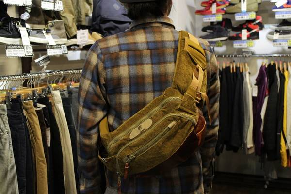 VISVIMのボディバッグ、『BALLISTIC LUMBAR』入荷！  【トレファクスタイル東戸塚】[2014.10.31発行]｜トレファクスタイル東戸塚店｜洋服・古着の買取と販売の専門店｜トレジャーファクトリー（トレファク）のファッションリユース