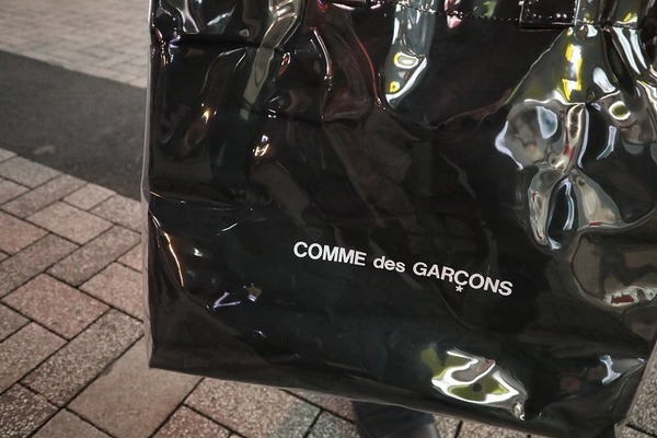 闇市”Comme des Garcons BLACK MARKETよりPVC SHOPPER TOTE BAGが入荷