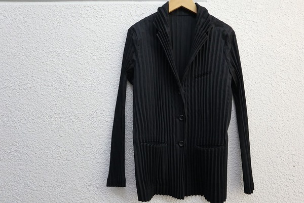 ISSEY MIYAKE/イッセイミヤケ】よりプリーツシャツジャケット(SIZE M