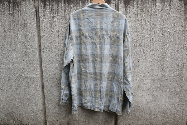 E. TAUTZ/イートウツ】よりエスメポケットリネンシャツ（SIZE S）が