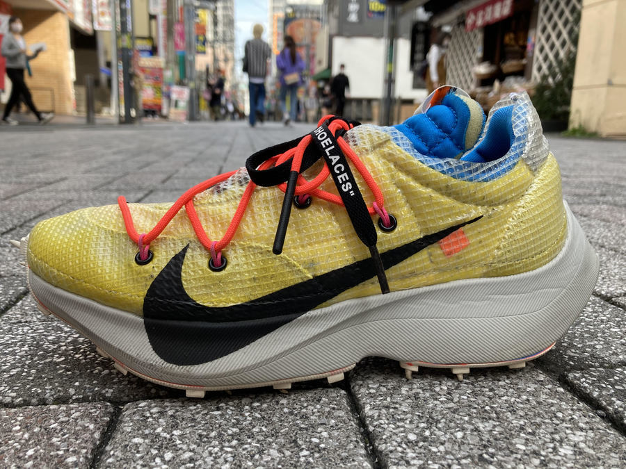 話題筆頭ブランド【NIKE×Off-White/ナイキ×オフホワイト】よりWMNS VAPOR STREET（SIZE  26.5cm）が買取入荷致しました。[2021.04.15発行]｜トレファクスタイル町田店｜洋服・古着の買取と販売の専門店｜トレジャーファクトリー（トレファク）のファッションリユース