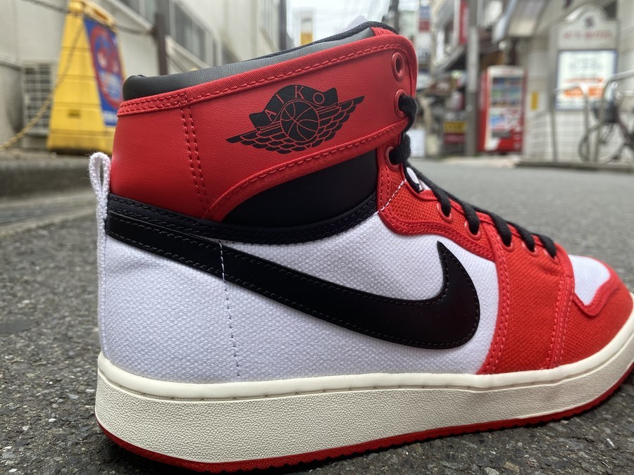 定番大人気ブランド【NIKE/ナイキ】より、AIR JORDA 1 KO CHICAGOを