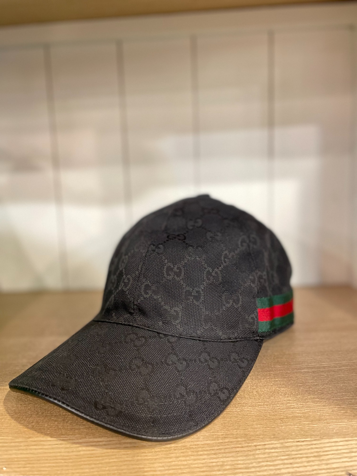 GUCCI より GGキャンバスベースボールキャップ が入荷しましたので紹介