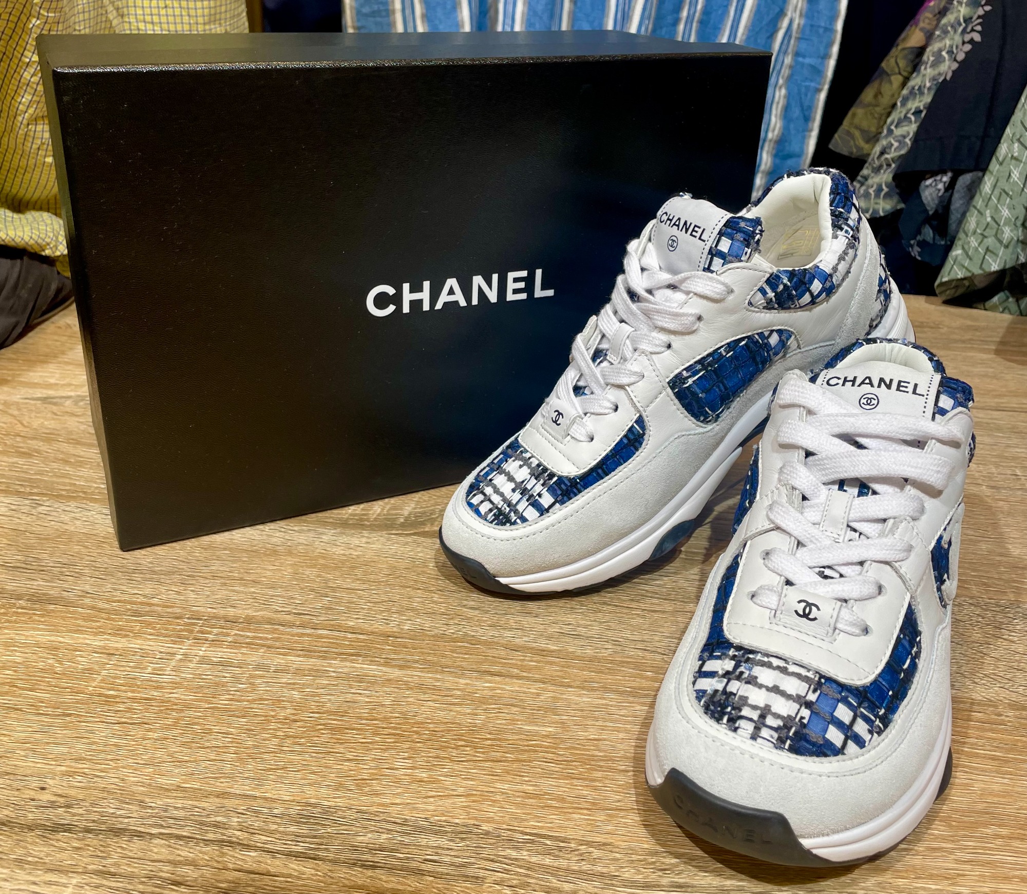 CHANELよりツイード ココマーク  スニーカーが入荷いたしました！！[2024.07.03発行]｜トレファクスタイル町田店｜洋服・古着の買取と販売の専門店｜トレジャーファクトリー（トレファク）のファッションリユース