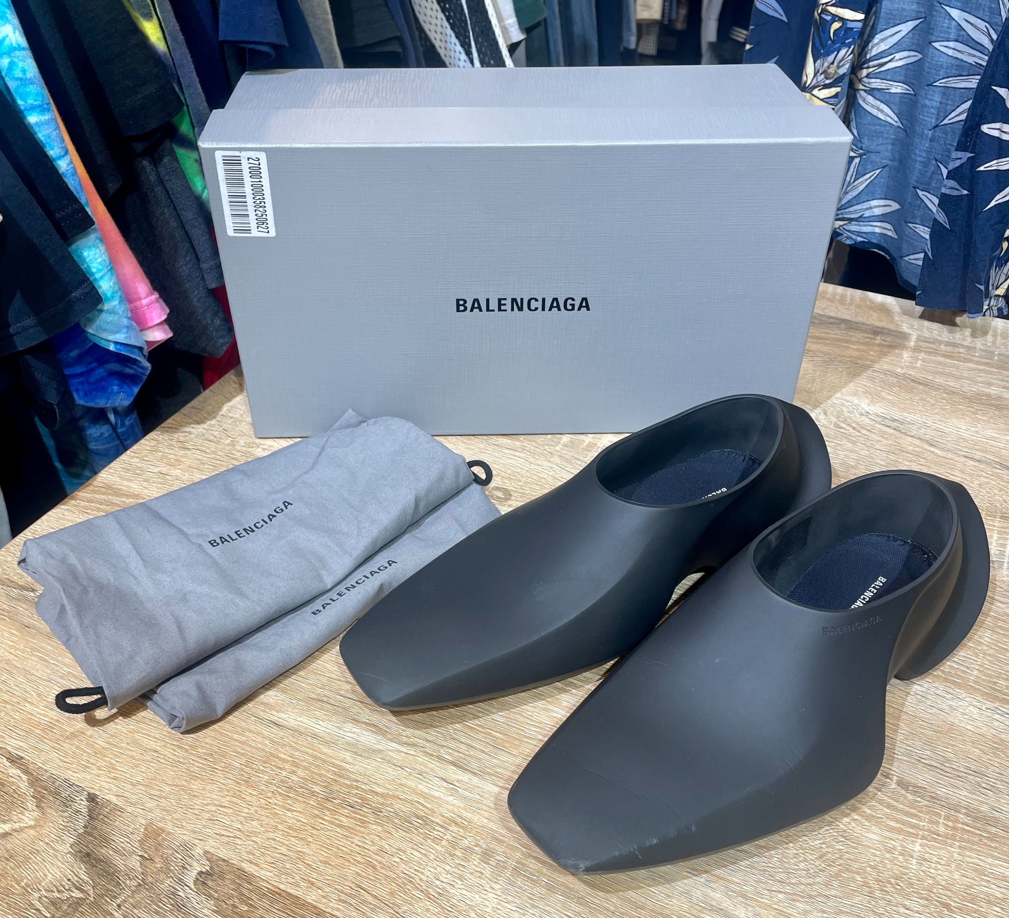 BALENCIAGAよりSpace Shoe が入荷いたしました！！[2024.07.25発行]｜トレファクスタイル町田店｜洋服・古着の買取と販売の専門店｜トレジャーファクトリー（トレファク）のファッションリユース