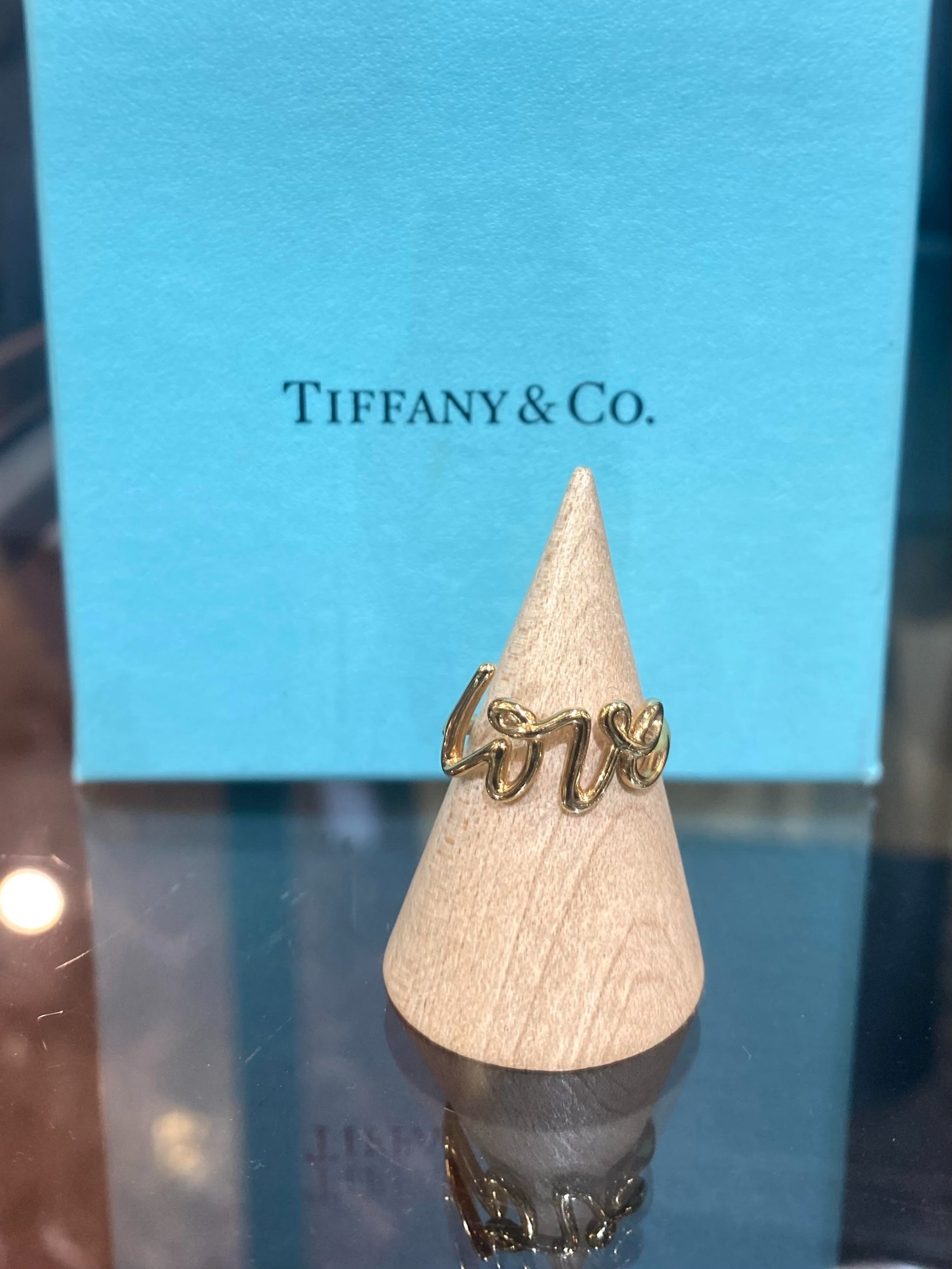 Tiffany & Co. / ティファニーアンドコー】 より パロマ・グラフィティ LOVEリング  が入荷しましたので紹介いたします！[2024.08.21発行]｜トレファクスタイル町田店｜洋服・古着の買取と販売の専門店｜トレジャーファクトリー（トレファク）のファッションリユース