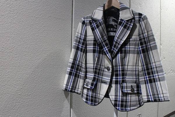 女性必見！かっこいいジャケット入荷です！【BURBERRY BLUE LABEL