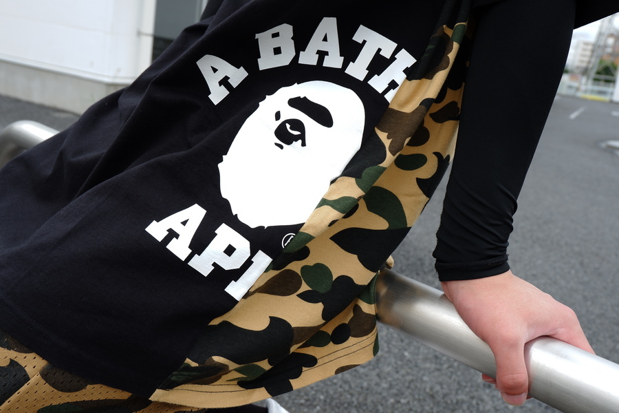 激レア完売】A BATHING APE ツートンカラー 黒金 HIKARUわ - Tシャツ