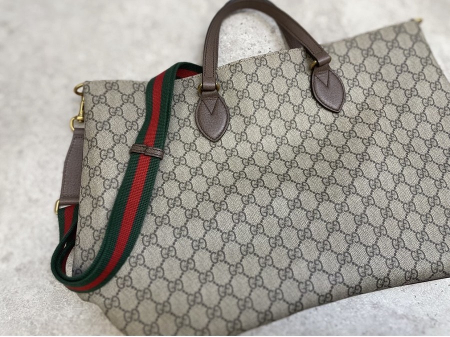 人気ラグジュアリーブランド【GUCCI/グッチ】よりクーリエソフトGG