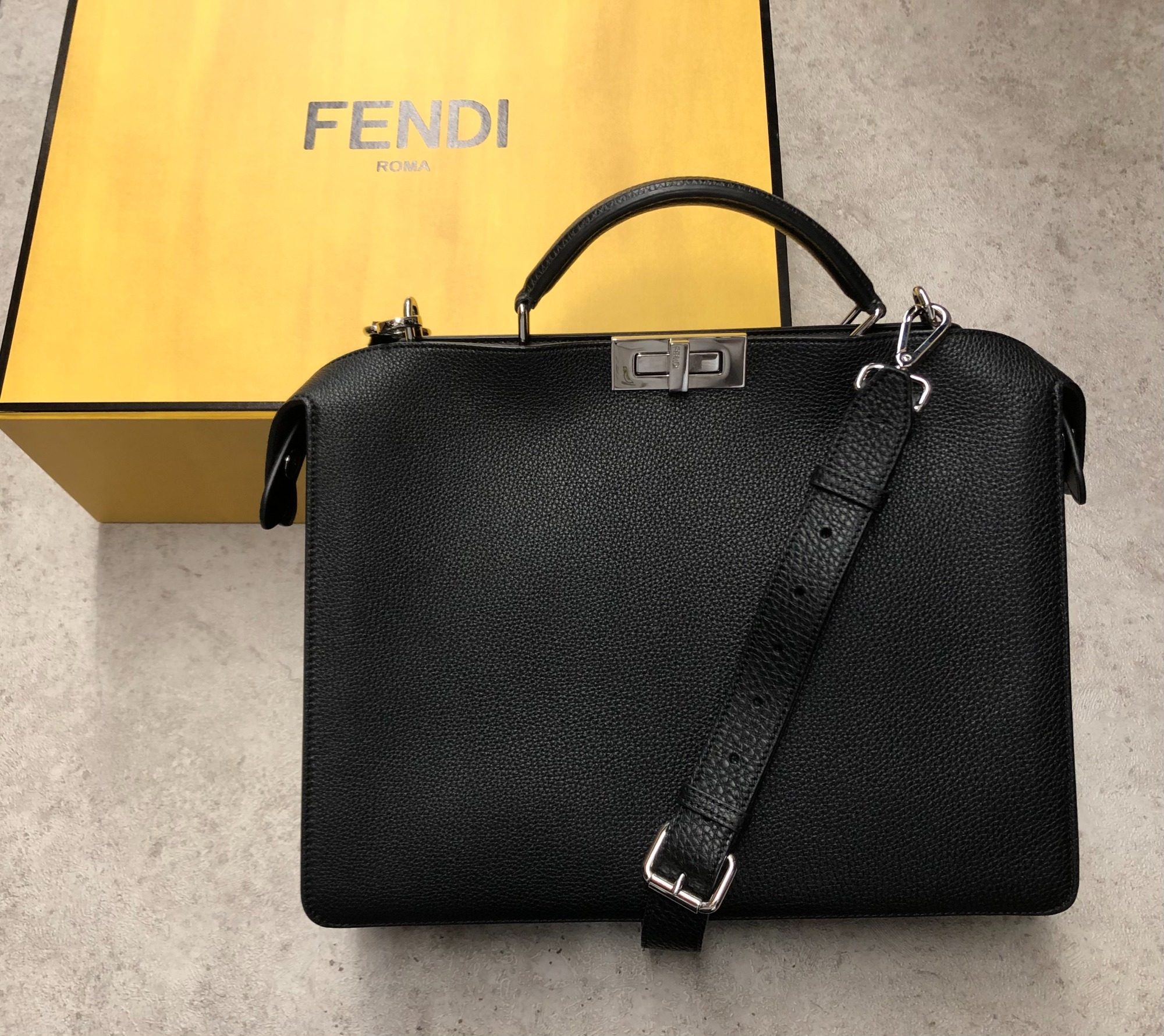 FENDI/フェンディ】よりpeekaboo ISeeU MEDIUMを買取入荷致しました ...