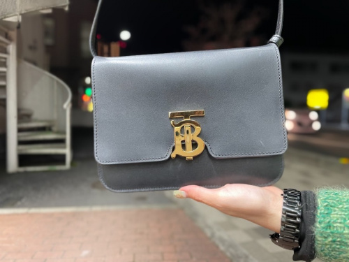 大人気ブランド【BURBERRY/バーバリー】からスモールレザーTBバッグ が買取入荷致しました。[2021.11.27発行]｜トレファクスタイル小手指店｜洋服・古着の買取と販売の専門店｜トレジャーファクトリー（トレファク）のファッションリユース