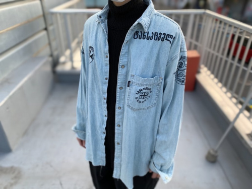 コラボアイテム【VETEMENTS×LEVI'S/ヴェトモン×リーバイス】より19SS ユニセックスコラボデニムウエスタンシャツを買取致しました。[2022.03.09発行]｜トレファクスタイル小手指店｜洋服・古着の買取と販売の専門店｜トレジャーファクトリー（トレファク）のファッション  ...