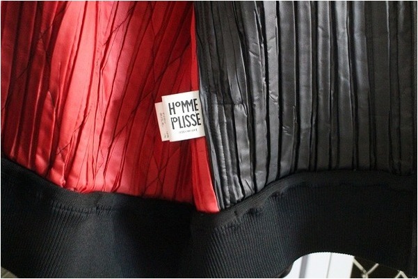 HOMME PLISSE ISSEY MIYAKE(オムプリッセイセイミヤケ)ブランド特有の