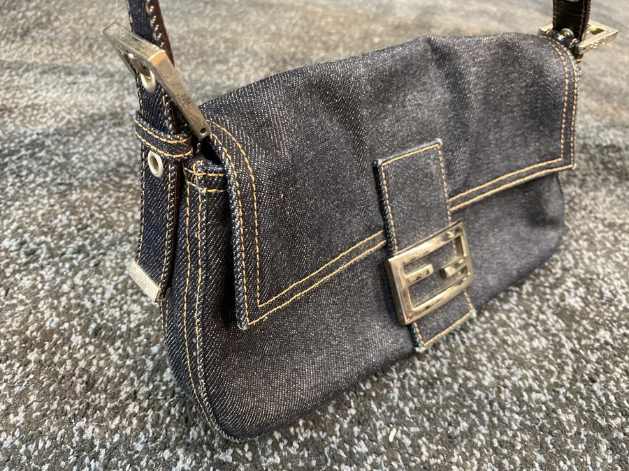 FENDI/フェンディ】デニムマンマバゲット  買取入荷致しました。[2021.10.09発行]｜トレファクスタイル立川店｜洋服・古着の買取と販売の専門店｜トレジャーファクトリー（トレファク）のファッションリユース