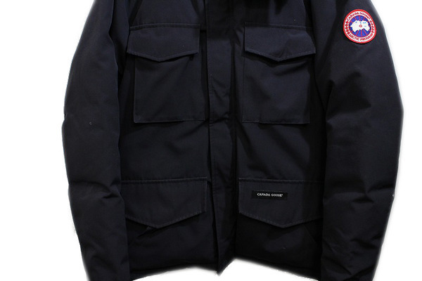 CANADA GOOSE（カナダグース）のカムループスダウンジャケットをお買取