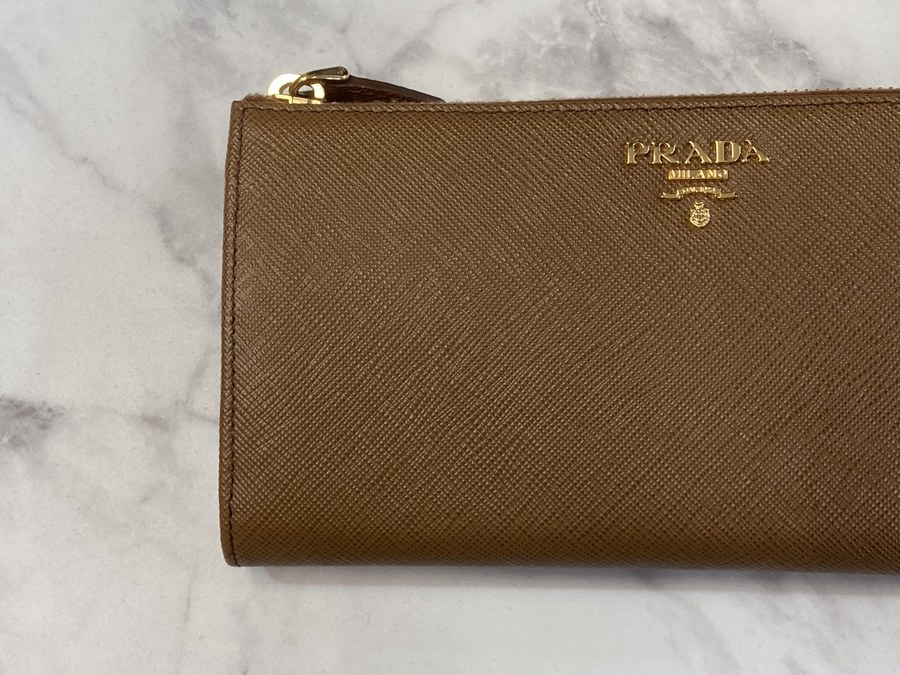 ラグジュアリーブランド【PRADA／プラダ】から長財布買取しました