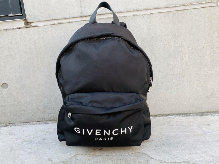 割引クーポン GIVENCHY ジバンシィ URBAN BACKPACK ロゴプリントレザー