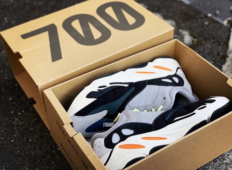 addidasからYeezy Boost 700/ウェーブランナー/イージーブースト700の