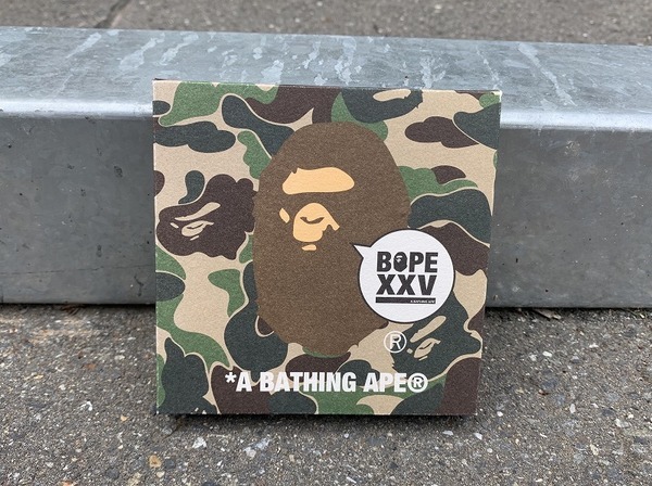 A BATHING APE / エイプ より 25周年レセプション 記念ノベルティの