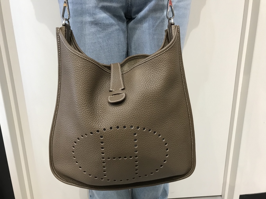 HERMES/エルメス】希少カラーのショルダーバッグ