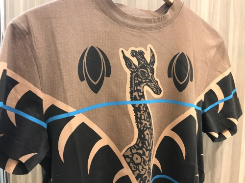 LOUIS VUITTON × Chapman Brothers/ルイヴィトン×チャップマンブラザーズ】サバンナジラフTシャツ買取入荷致しました。[2021.07.03発行]｜トレファクスタイルイオンモール鶴見緑地店｜洋服・古着の買取と販売の専門店｜トレジャーファクトリー（トレファク）の  ...