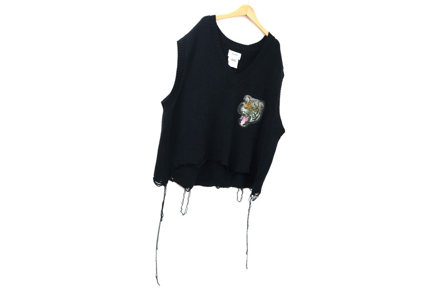 doublet×WISM/ダブレットxウィズム】より、3D PATCH CUT-OFF VESTを