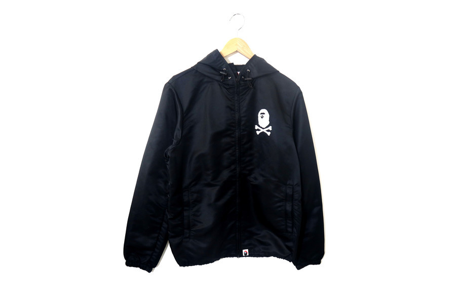 A BATHING APE/エイプ】より、クロスボーンナイロンジャケットを買取 