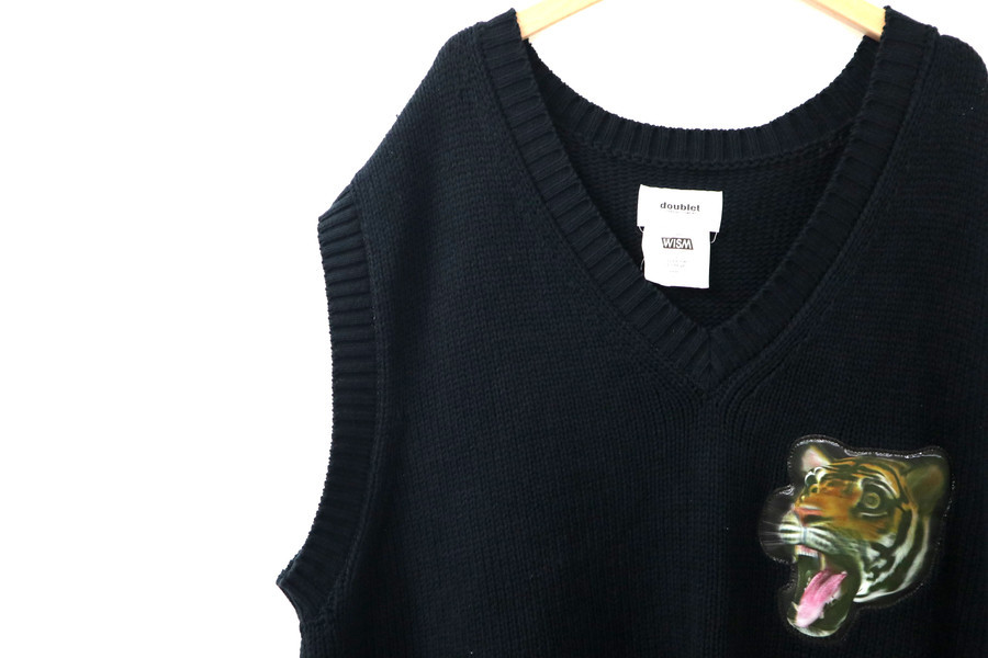 doublet×WISM/ダブレットxウィズム】より、3D PATCH CUT-OFF VESTを