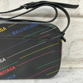 「ラグジュアリーブランドのBALENCIAGA 」