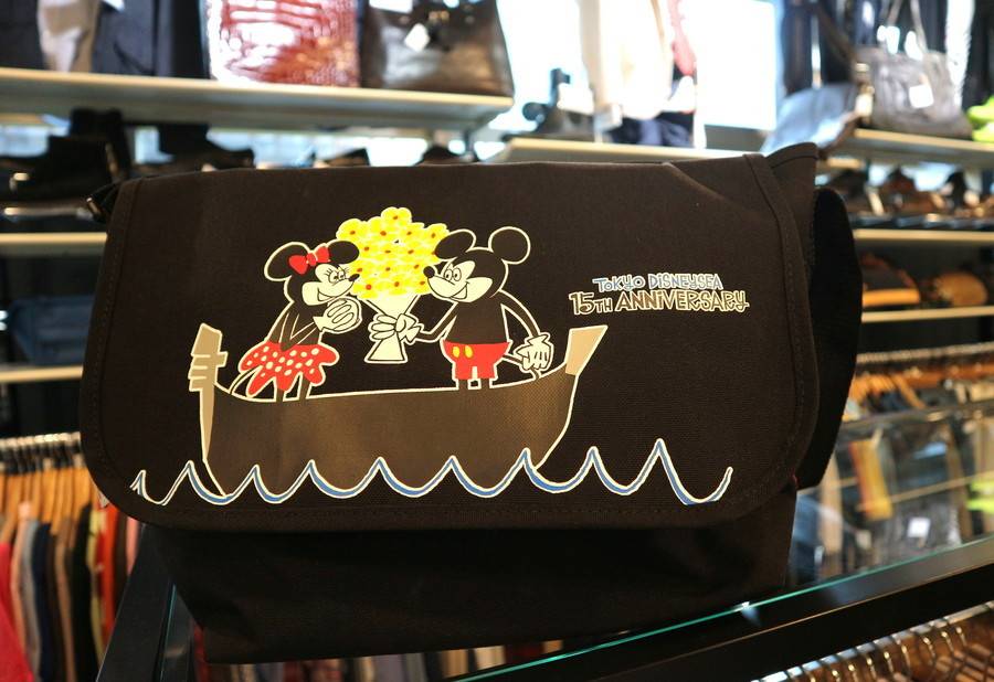 トリプルコラボ！Manhattan Portage×BEAMS×Disney ショルダーバッグが