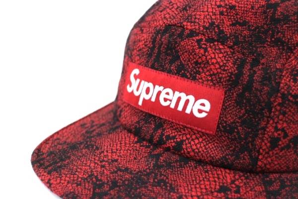 即日完売。14AW、Supreme(シュプリーム)のロゴテープパーカー