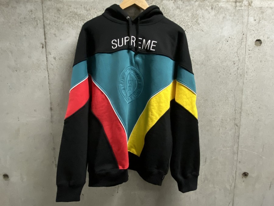 「ストリートブランドのSUPREME 」