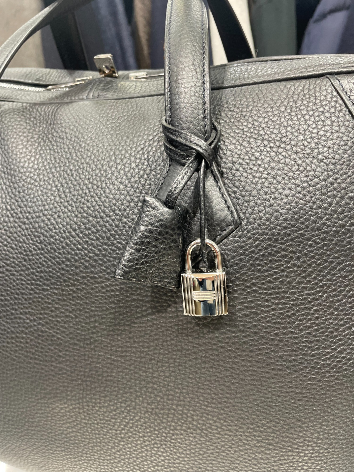 HERMES / エルメス】から「ヴィクトリア45 」が買取入荷致しました。[2024.01.15発行]｜トレファクスタイル三鷹店｜洋服・古着の買取と販売の専門店｜トレジャーファクトリー（トレファク）のファッションリユース