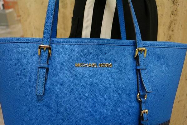 クリスマスプレゼントにMICHAEL KORS（マイケルコース）のバッグは 