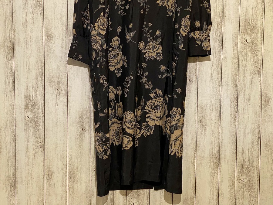 買取強化ブランドAmeri VINTAGE / アメリヴィンテージよりREHEMA KEY NECK DRESS が買取入荷致しました[2021.03.06発行]｜トレファクスタイル千葉店｜洋服・古着の買取と販売の専門店｜トレジャーファクトリー（トレファク）のファッションリユース