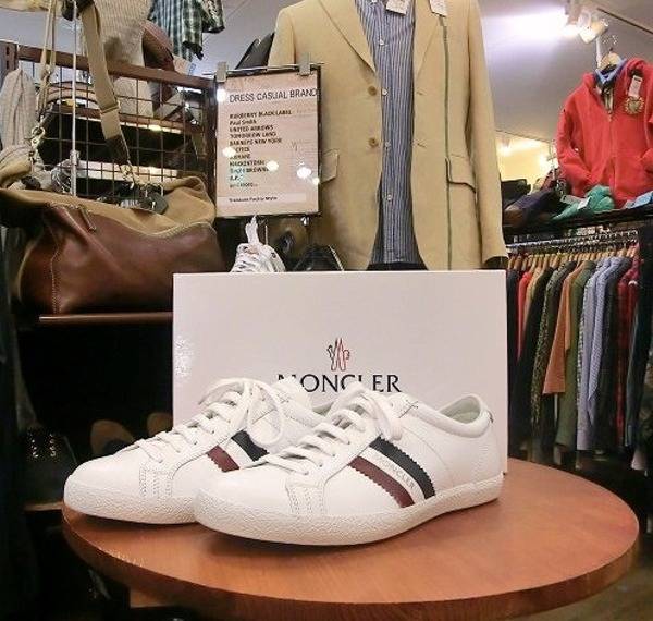 ダウンとは違う履き心地！トレファク調布店に【MONCLER】スニーカー美