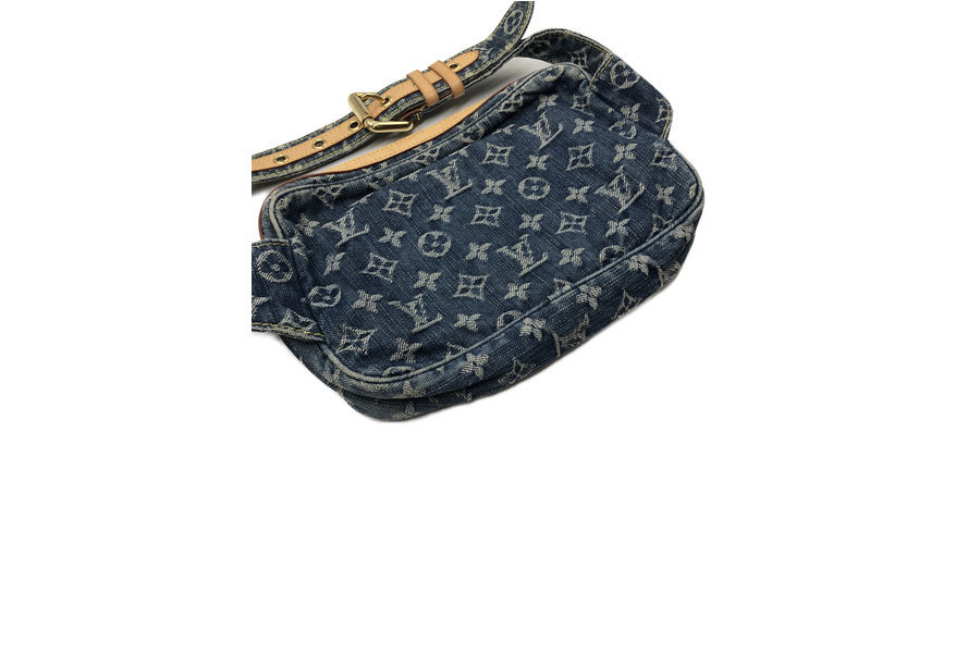 LOUIS VUITTON /ルイ ヴィトン 】よりバムバッグウエストバッグが買取入荷致しました[2021.11.30発行]｜トレファクスタイル調布店｜洋服・古着の買取と販売の専門店｜トレジャーファクトリー（トレファク）のファッションリユース