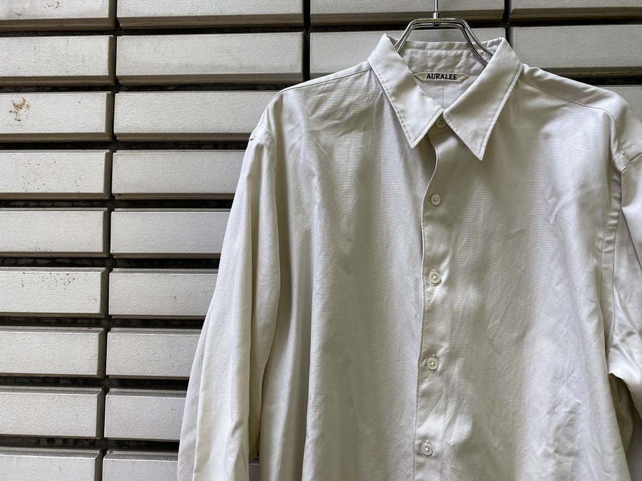 AURALEE/オーラリー】より21SS FINX SHUTTLE OX SHIRTS が買取入荷いたしました[2021.05.18発行]｜トレファクスタイル調布店｜洋服・古着の買取と販売の専門店｜トレジャーファクトリー（トレファク）のファッションリユース