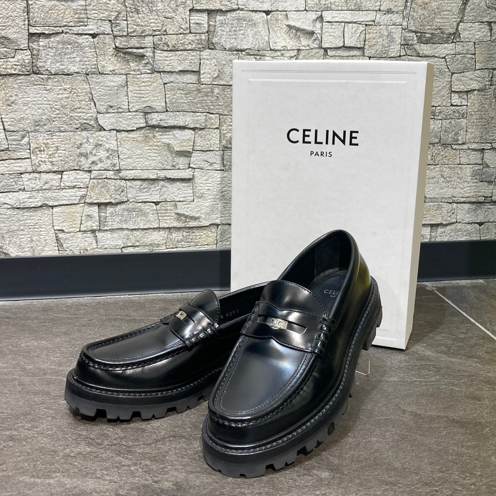 CELINE】トリオンフ マーガレット ペニーチャンキーローファー [2024.10.10発行]｜トレファクスタイル高崎オーパ店｜洋服・古着の買取と販売の専門店｜トレジャーファクトリー（トレファク）のファッションリユース