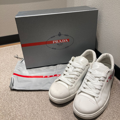 「ラグジュアリーブランドのPRADA SPORTS 」