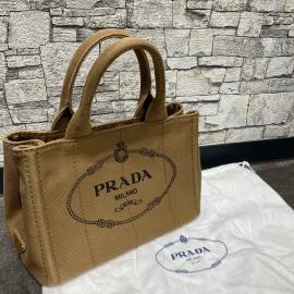 【PRADA】カナパトート