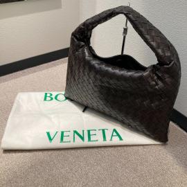 「ラグジュアリーブランドのBOTTEGA VENETA 」