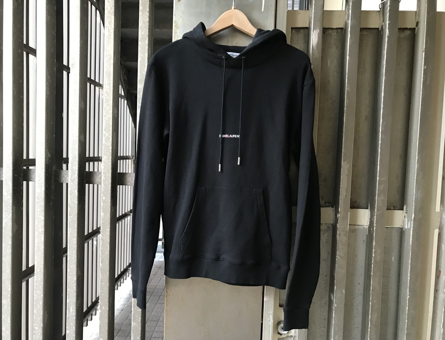 買取強化ブランド【Saint Laurent Paris/サンローランパリ】よりスモールロゴプルオーバーパーカー をお買取致しました[2021.08.06発行]｜トレファクスタイル船橋店｜洋服・古着の買取と販売の専門店｜トレジャーファクトリー（トレファク）のファッションリユース