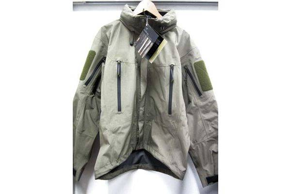 ARC'TERYX（アークテリクス）【LEAF Alpha Jacket】タグ付き入荷☆超