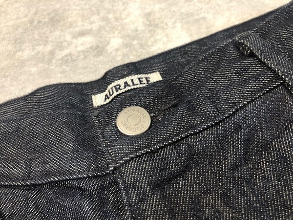 AURALEE（オーラリー）」より人気のデニムパンツ20SS HARD TWIST DENIM