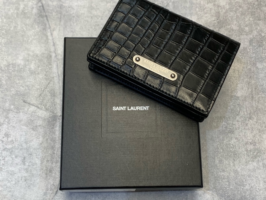 Saint Laurent Paris/サンローランパリ」より型押しカードケースが入荷