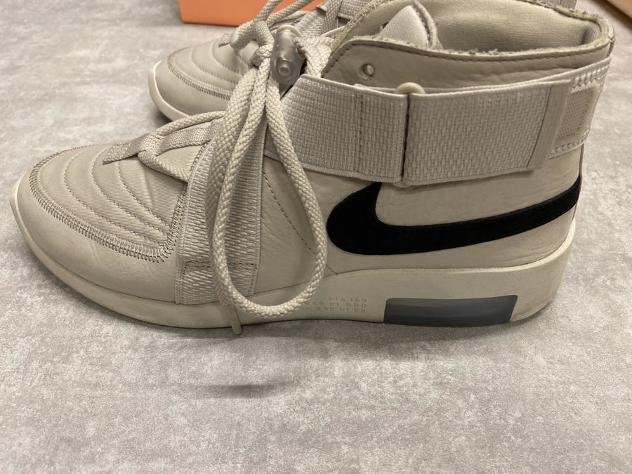 NIKE×Fear of God/ナイキ×フィアオブゴッド】よりナイキ エア フィア オブ ゴッド レイド  180を買取入荷致しました[2021.03.19発行]｜トレファクスタイル川越店｜洋服・古着の買取と販売の専門店｜トレジャーファクトリー（トレファク）のファッションリユース