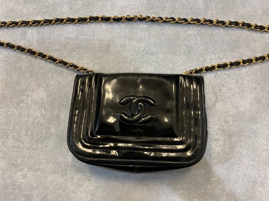 CHANEL/シャネル】の90sチェーンミニショルダーバッグ を買取入荷しま